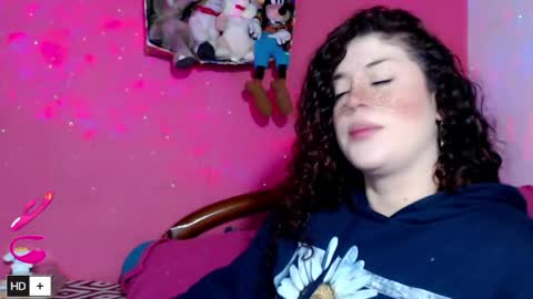 weedcam Curly Laura OF    online show from 04/08/26, 11:21