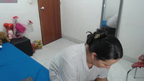 Snapshot of laura_foxx2379 chatting on 10/01/25, 01:55 laura_foxx2379 online show from 10/01/25, 01:55