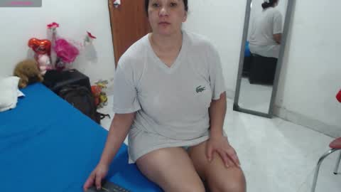 Snapshot of laura_foxx2379 chatting on 10/03/25, 12:40 laura_foxx2379 online show from 10/03/25, 12:40