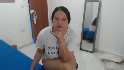 Snapshot of laura_foxx2379 chatting on 01/11/26, 02:11 laura_foxx2379 online show from 01/11/26, 02:11