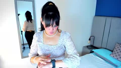 laura hotties online show from 11/26/25, 01:23