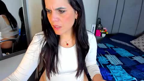 laura hotties online show from 02/10/26, 01:59