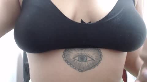  Laura  online show from 09/18/25, 12:40