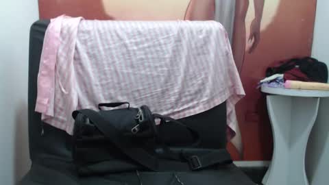  Laura  online show from 09/22/25, 01:46