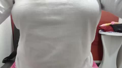  Laura  online show from 09/29/25, 02:22