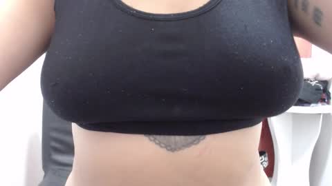  Laura  online show from 10/25/25, 02:56