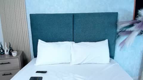 LauraIvy online show from 12/03/25, 12:47