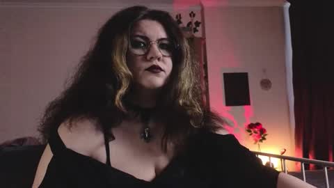 Snapshot of laura_karamazov chatting on 02/10/26, 11:03 Miss Laura online show from 02/10/26, 11:03