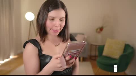 Laura Lee. online show from 01/30/25, 05:52