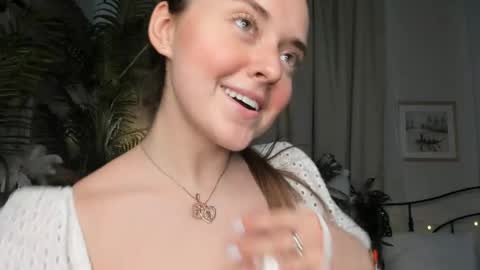 Snapshot of laura_mutti chatting on 05/07/26, 04:01 Samantha online show from 05/07/26, 04:01