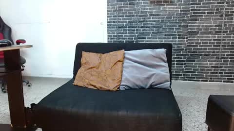 Laura online show from 01/11/25, 10:07