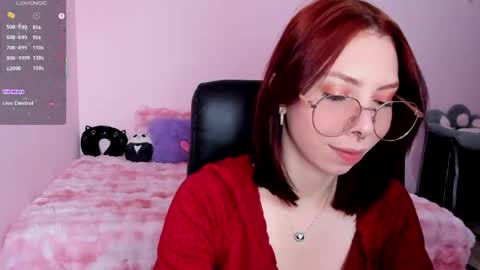 Snapshot of laura_olssen chatting on 04/30/26, 02:12 Kate online show from 04/30/26, 02:12