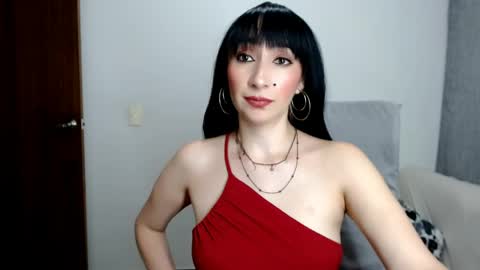 Snapshot of laura_pervert_ chatting on 05/01/26, 11:42 Laura online show from 05/01/26, 11:42