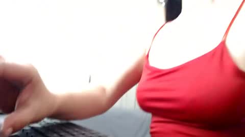 Snapshot of laura_pervert_ chatting on 06/07/26, 06:00 Laura online show from 06/07/26, 06:00