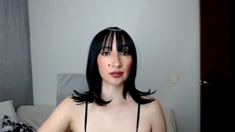 Snapshot of laura_pervert_ chatting on 07/05/26, 01:01 Laura online show from 07/05/26, 01:01