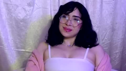 laura_pink01 online show from 03/08/25, 03:39