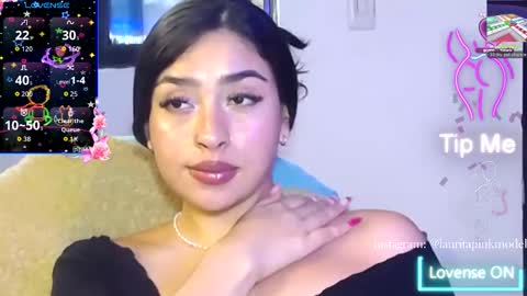 laura_pink01 online show from 02/11/26, 04:01