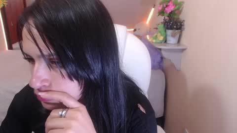 Laura Pink    online show from 12/10/24, 01:32