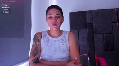 Laura Rose online show from 02/02/25, 01:41