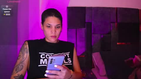 Laura Rose online show from 02/11/25, 10:50