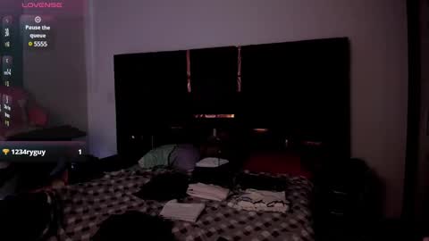 Laura Rose online show from 02/26/25, 10:20