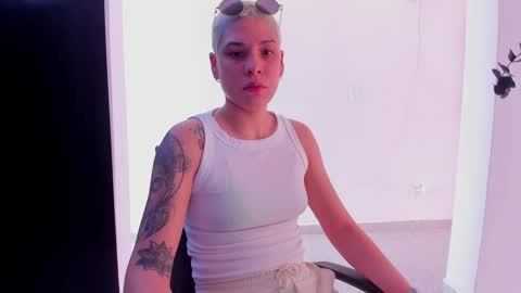 Laura Rose online show from 09/11/25, 05:57