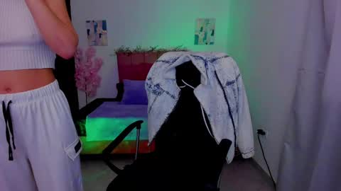 Laura Rose online show from 10/03/25, 02:03