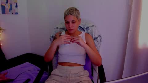 Laura Rose online show from 10/05/25, 04:49