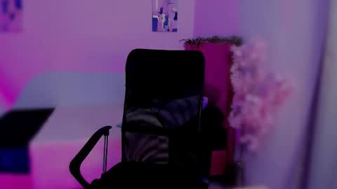 Laura Rose online show from 11/15/25, 06:48