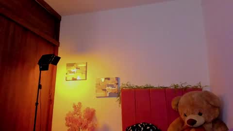 Laura Rose online show from 04/22/26, 05:43