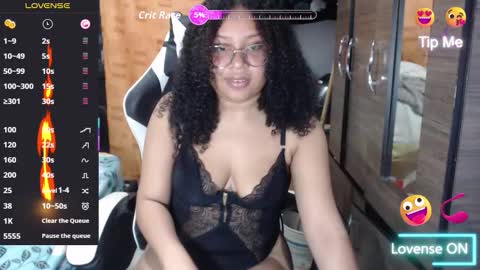 Snapshot of laura_sexxy20 chatting on 10/22/25, 09:25 laura_sexxy20 online show from 10/22/25, 09:25