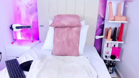 Laura Smith online show from 02/19/25, 10:20