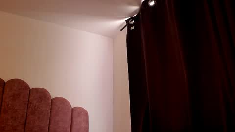 Snapshot of laura_soe chatting on 05/18/26, 01:50 LAURA SOE online show from 05/18/26, 01:50