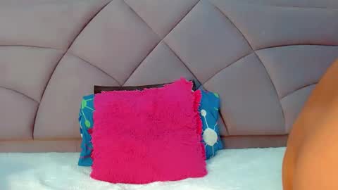 Laura online show from 02/05/25, 08:21