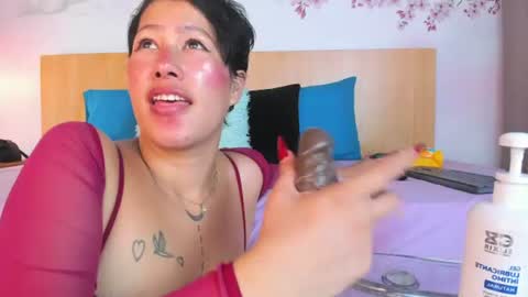 Snapshot of laura_torress chatting on 07/02/26, 03:23 Laura online show from 07/02/26, 03:23