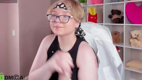 Laura online show from 02/03/26, 09:58