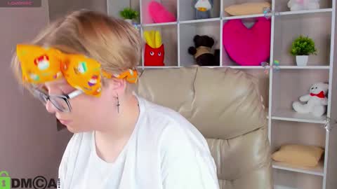 Laura online show from 02/04/26, 09:59