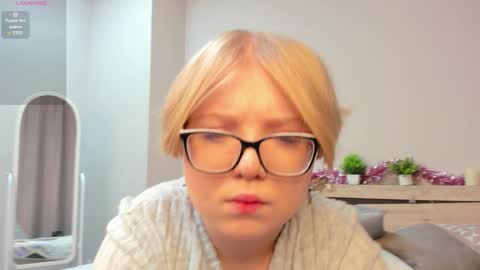 Laura online show from 02/24/26, 07:28