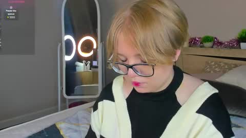 Laura online show from 03/02/26, 07:15