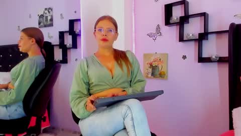 Snapshot of laurablue_ chatting on 12/14/24, 08:51 Laura Blue online show from 12/14/24, 08:51