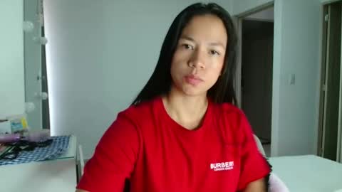 lauracb          online show from 03/24/26, 03:17