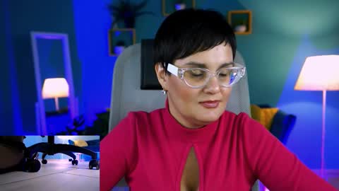 lauradavidsons online show from 12/14/25, 07:29