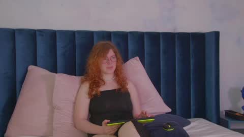 Laura online show from 05/12/26, 04:59