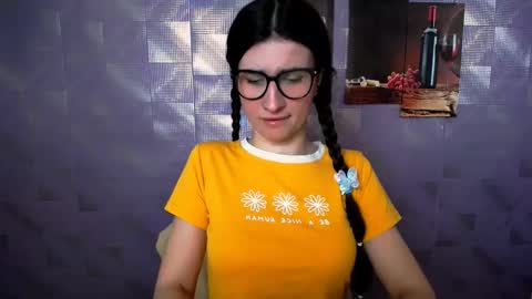 Laura online show from 02/15/26, 08:24