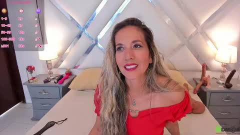 Laura online show from 03/10/25, 02:16