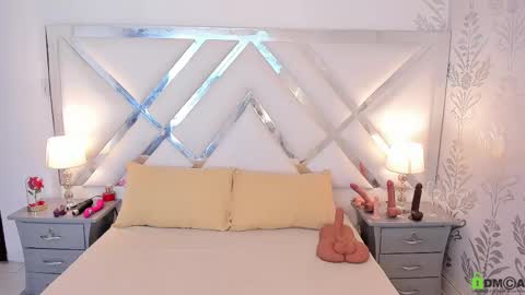 Laura online show from 03/12/25, 10:37