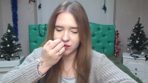 LauraHlot online show from 12/28/24, 10:55