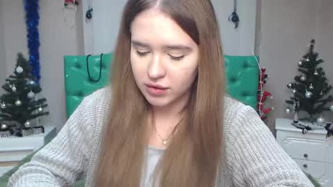 LauraHlot online show from 12/29/24, 01:56