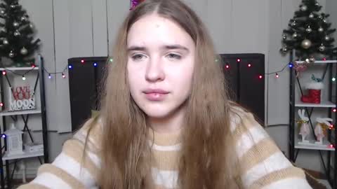 LauraHlot online show from 12/31/24, 04:27