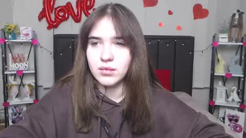 LauraHlot online show from 02/25/25, 06:03